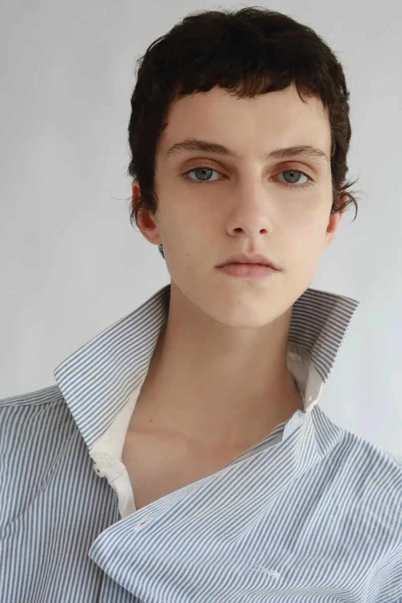 Veja a imagem 5E5A3621